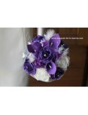 Bouquet demoiselle d\'honneur arums violet avec plumes et perles