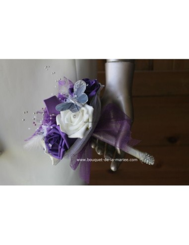 Bouquet demoiselle d'honneur arums violet avec plumes et perles
