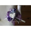 Bouquet demoiselle d'honneur arums violet avec plumes et perles
