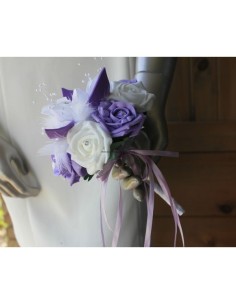 Bouquet demoiselle d'honneur arums parme avec plumes et perles 2