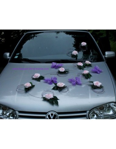 Décoration voiture mariage papillon et roses parme et rose clair