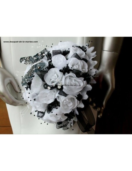 Bouquet mariée noir et blanc avec papillon et strass!