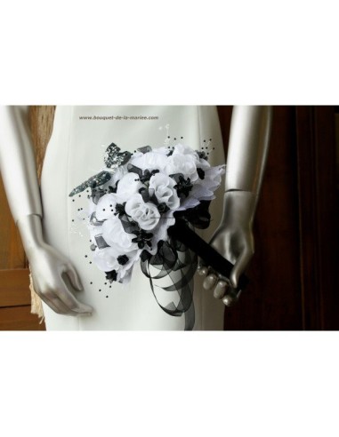 Bouquet mariée noir et blanc avec papillon et strass!