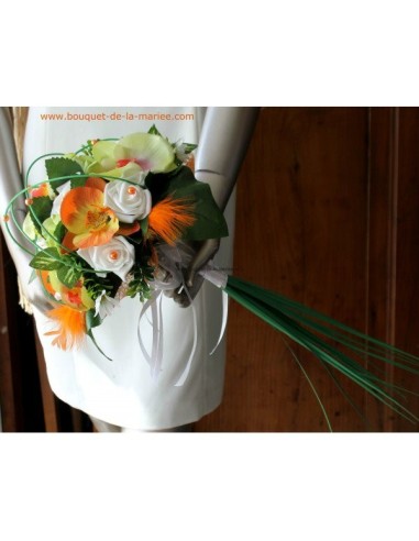 Bouquet de mariée avec longues tiges thème vert anis et orange