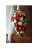 Bouquet de Mariage Tombant avec des roses rouges et blanches