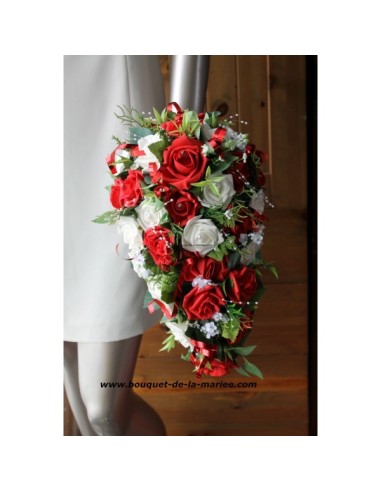 Bouquet de Mariage Tombant avec des roses rouges et blanches