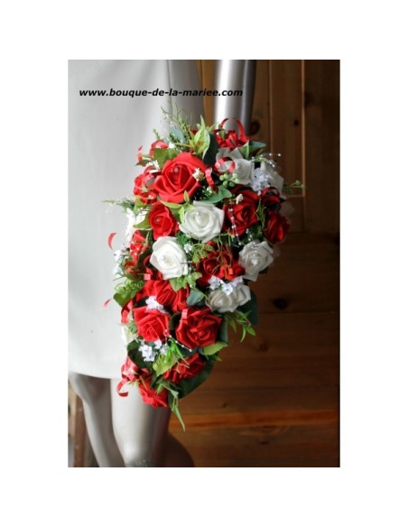 Bouquet de Mariage Tombant avec des roses rouges et blanches
