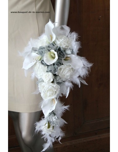 Bouquet de Mariage "Ange" avec des roses, arums, perles et plumes
