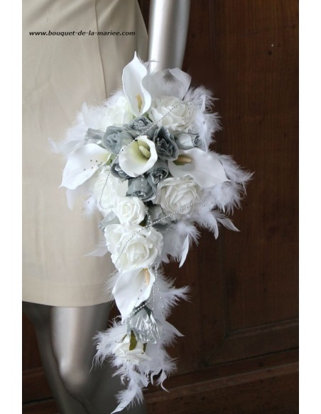 Bouquet de Mariage "Ange" avec des roses, arums, perles et plumes