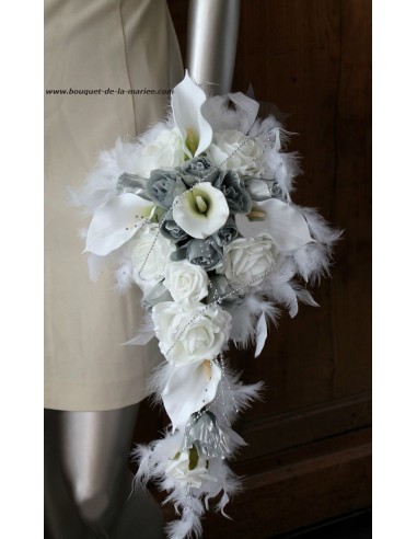 Bouquet de Mariage "Ange" avec des roses, arums, perles et plumes