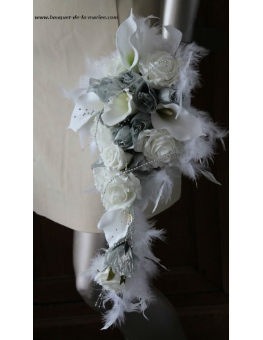 Bouquet de Mariage "Ange" avec des roses, arums, perles et plumes