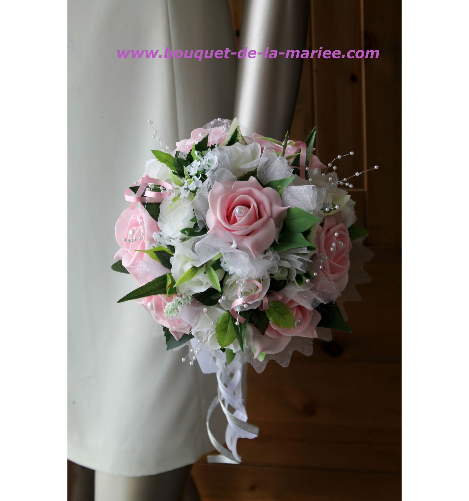 Bouquet de fleurs mariée roses couleur rose ou bordeaux perles - Bouquet-de -la-mariee
