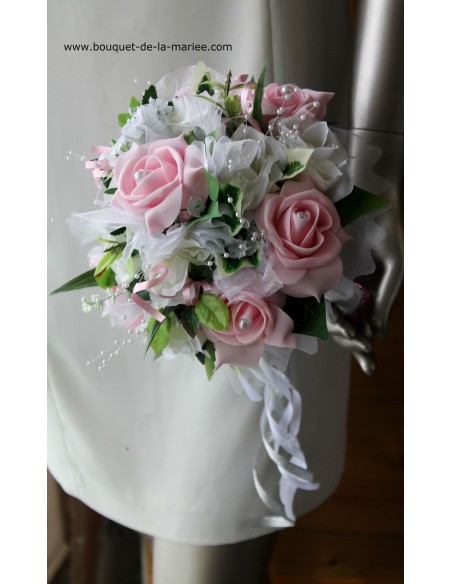 Bouquet de fleurs mariée roses couleur rose ou bordeaux perles