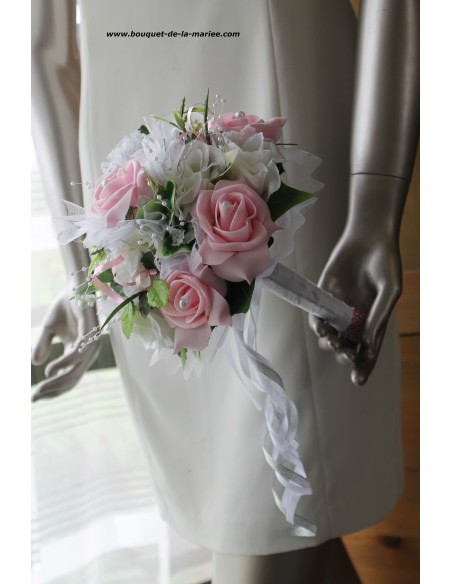 Bouquet de fleurs mariée roses couleur rose ou bordeaux perles