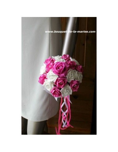 Bouquet de mariée Rond thème ivoire, fuchsia avec des diamants