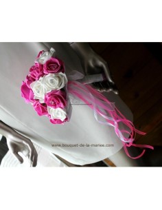 Bouquet de mariée Rond thème ivoire, fuchsia avec des diamants 2
