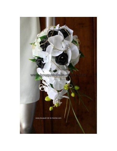 Bouquet de mariée pour mariage noir et blanc roses et orchidées