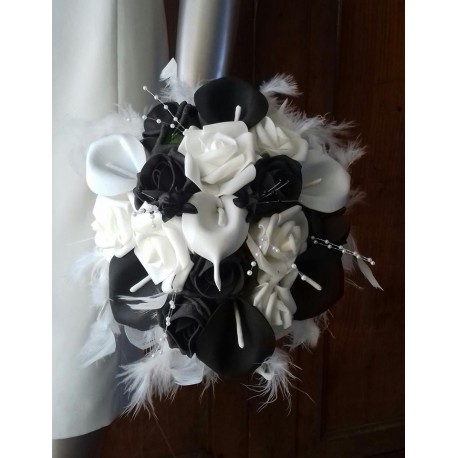 Bouquet de Mariée rond Arums noir et blanc perlé