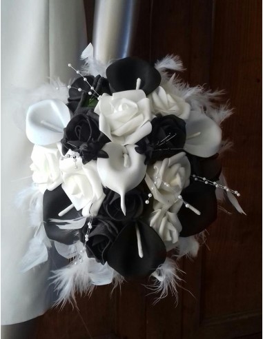 Bouquet de Mariée rond Arums noir et blanc perlé