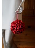 Boule des roses mariage bordeaux orné des strass