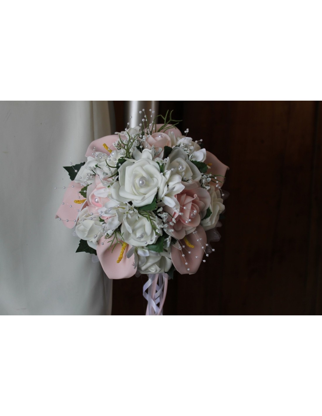 BOUQUET de MARIÉE ROND THÈME PARADIS FAIT MAIN AVEC des ROSES ET ARUMS