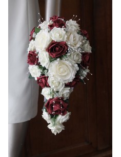Promotion: Bouquet mariage tombant thème blanc cassé et bordeaux