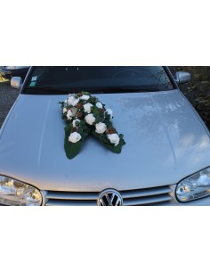 Déco voiture de mariage thème chocolat avec des roses