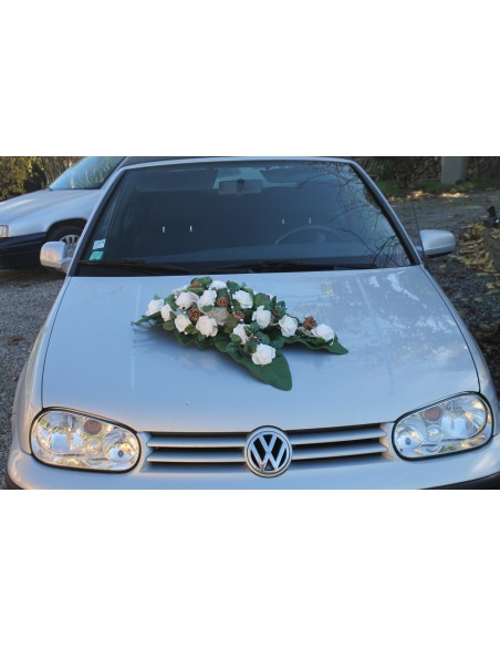 Déco voiture de mariage thème chocolat avec des roses