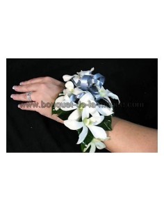 Bracelet de fleurs pour Mariage fait avec des Lys ivoires ou blancs