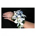 Bracelet de fleurs pour Mariage fait avec des Lys ivoires ou blancs