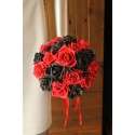 Bouquet de mariée Rond Rouge et Noir orné des perles et strass