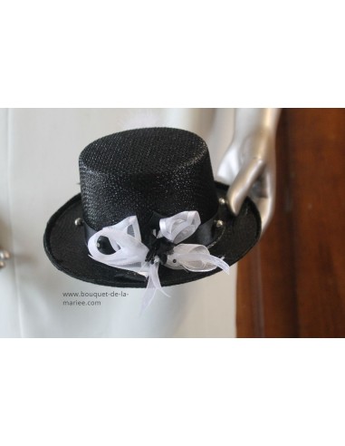 Coussin d'alliances mariage chapeau haut de forme noir et blanc