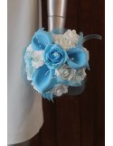 Bouquet Demoiselle d\'honneur arums bleu et blanc perles
