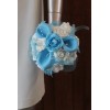 Bouquet Demoiselle d'honneur arums bleu et blanc perles