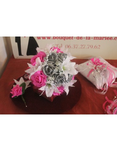 Bouquet mariée, boutonnière, coussin d'alliances et peigne cheveux Fuchsia
