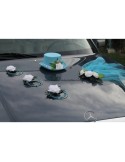 Composition florale de voiture de mariage bleu turquoise et blanc