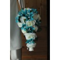 Bouquet tombant de mariage thème turquoise ivoire roses, lys, perles
