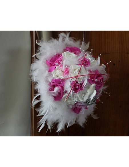 Bouquet Mariée Blanc et Fuchsia plumes, rotin, colombes!