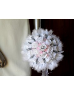 Bouquet de Mariée Rond thème rose, gris et blanc avec plumes