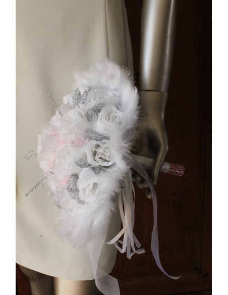 Bouquet de Mariée Rond thème rose, gris et blanc avec plumes