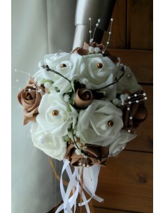 Bouquet demoiselle d'honneur avec des Roses Chocolat et perles 2