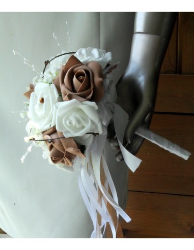 Bouquet demoiselle d'honneur avec des Roses Chocolat et perles