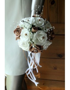 Bouquet demoiselle d'honneur avec des Roses Chocolat et perles