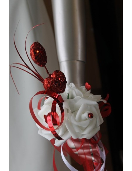 Bouquet demoiselle d'honneur rouge pour mariage avec des roses