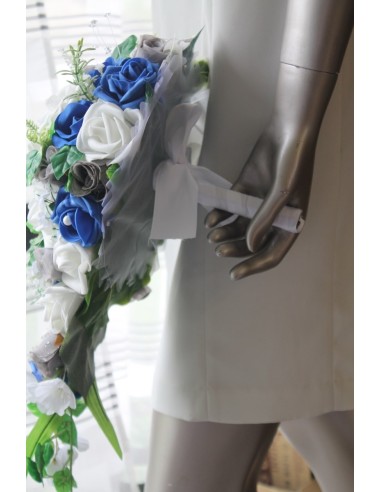 Bouquet mariage retombant style Bleu Royale et Gris