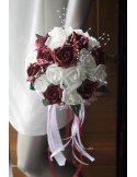 Fleurs de mariee rond thème bordeaux avec roses et diamants