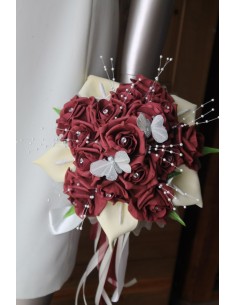 Bouquet Mariée Rond arums et roses, perles et papillons