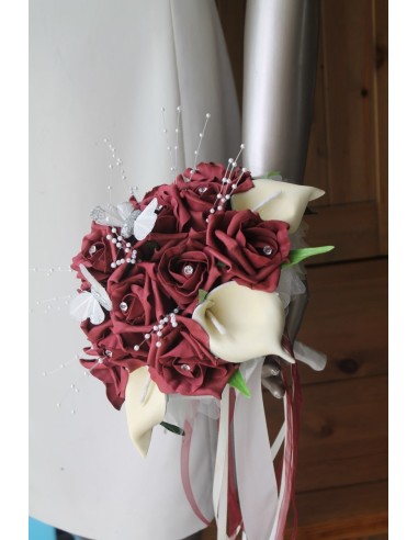 Bouquet Mariée Rond arums et roses, perles et papillons