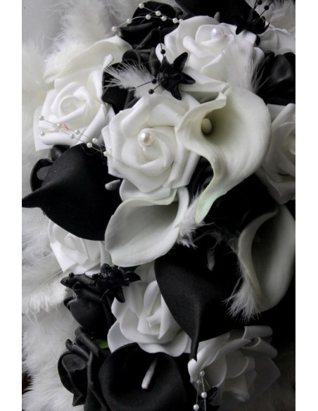 Bouquet de Mariée Cascade avec des Arums noir
