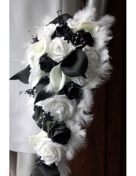 Bouquet de Mariée Cascade avec des Arums noir